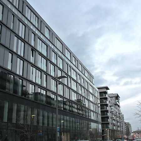 Your Base Dublin - Grand Canal Square Экстерьер фото